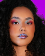 Paillettes biodégradables argentées, dorées et violettes holographiques, pour des lèvres pailletées, des glitters beard, des cheveux pailleté et bien plus encore !