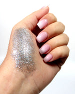 Holo Fine - Les paillettes biodégradables, paillettes écologiques, paillettes bio… SiSi La Paillette sont une nouvelle génération de paillettes fabriquées à partir d’autres matériaux que le plastique, qui se dégradent dans l’environnement. Les paillettes Bioglitter© sont fabriquées à partir de cellulose de plantes régénérée.